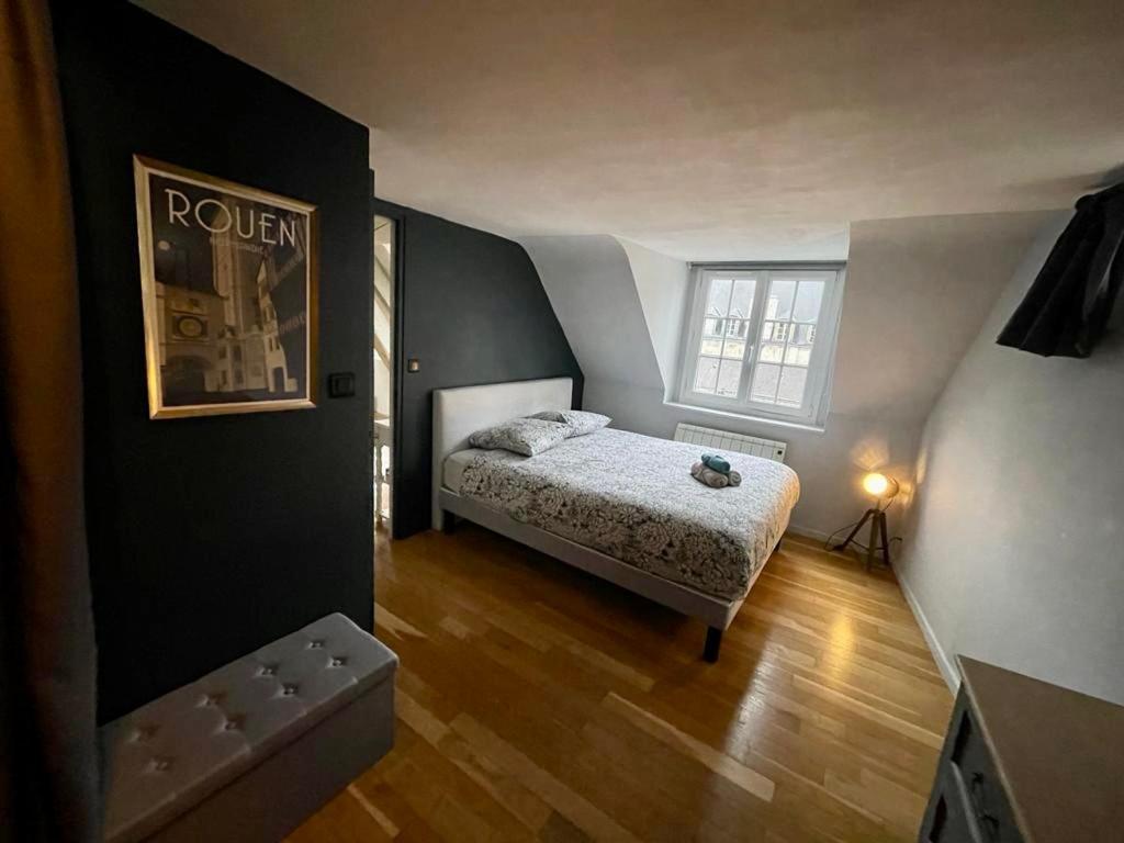 Sous Les Clochers De Rouen - Spacieux Logement Exterior photo